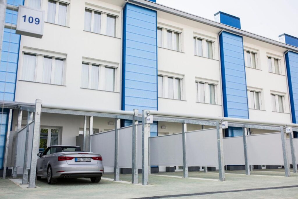 Diamante Motel Parking