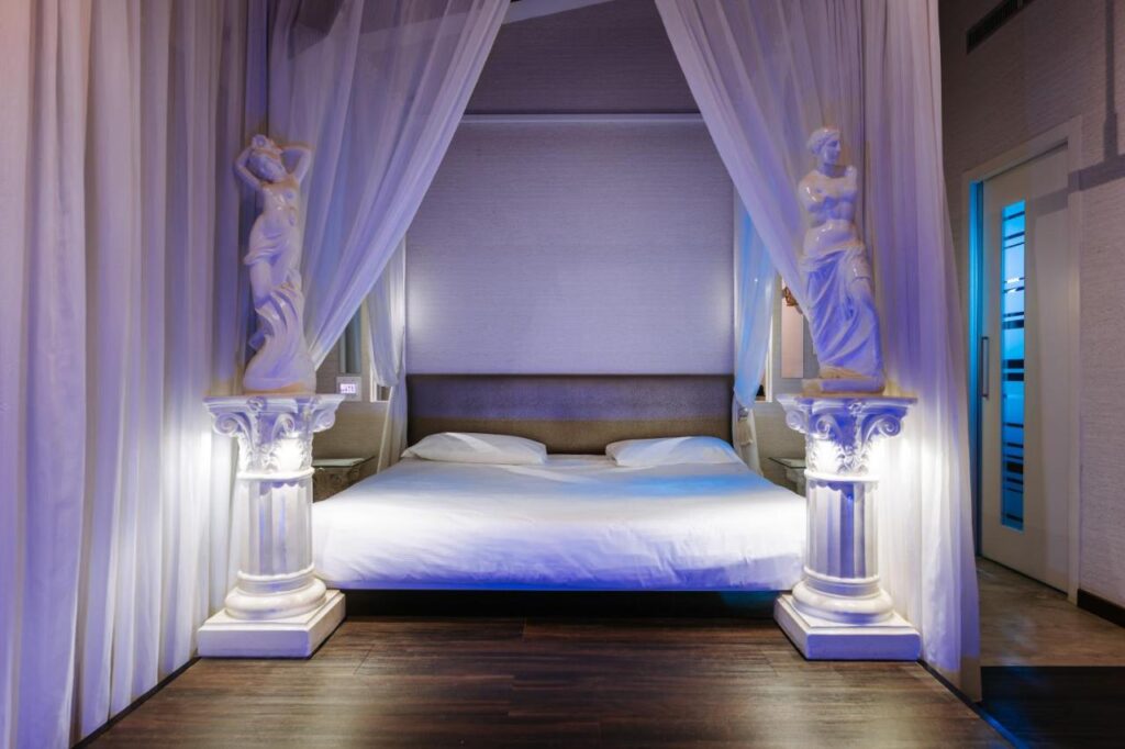 Habitación matrimonial del hotel motel prestige